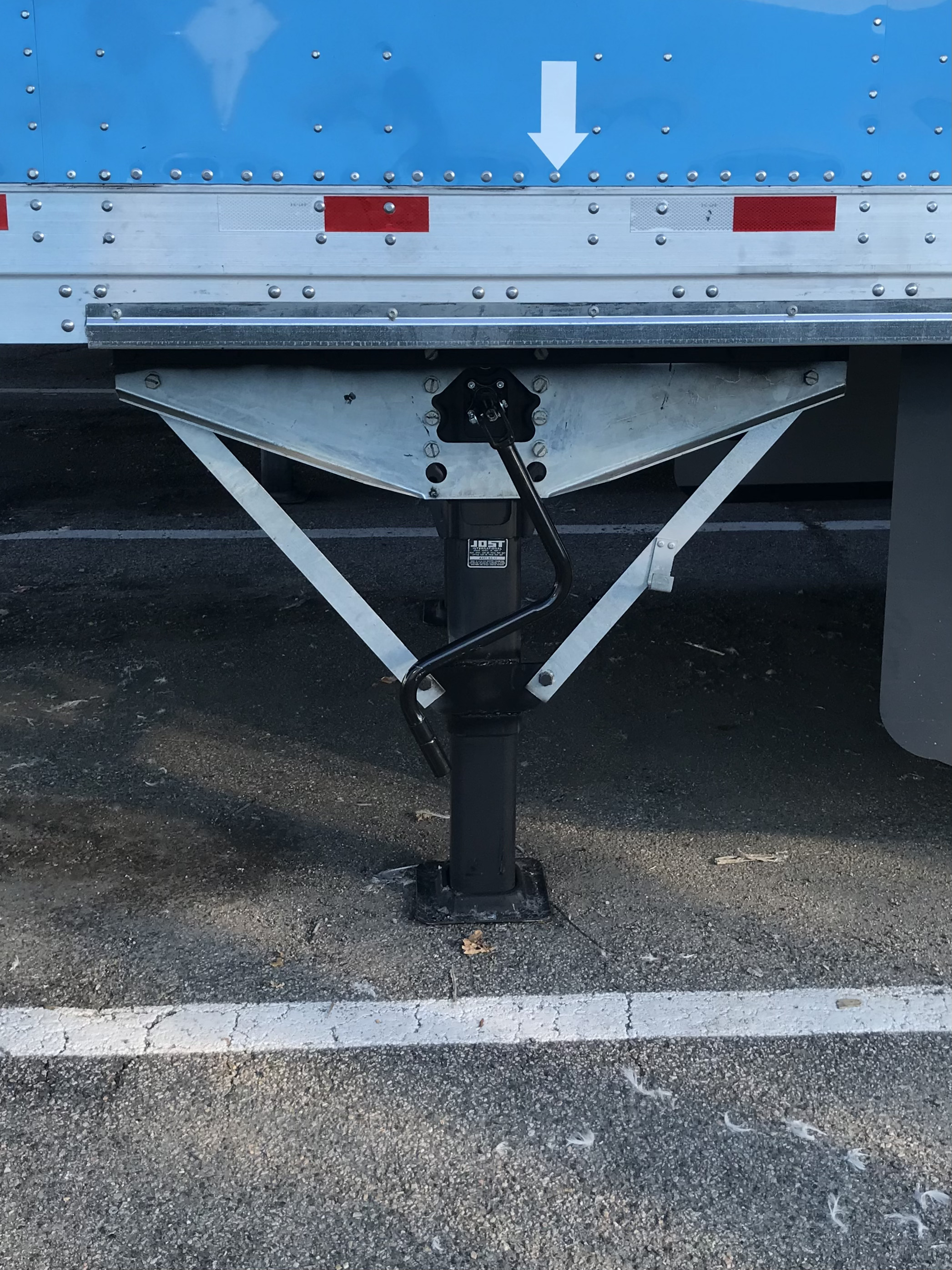 Trailer landing leg replacement and repair